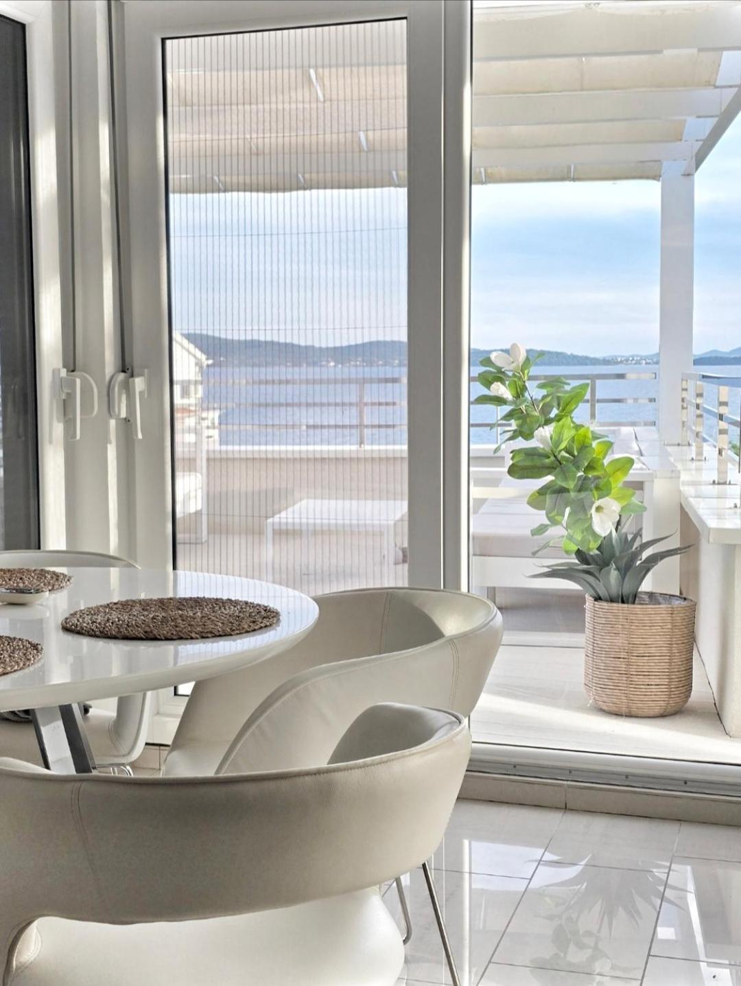 Apartment Seahouse By Jelena Bibinje